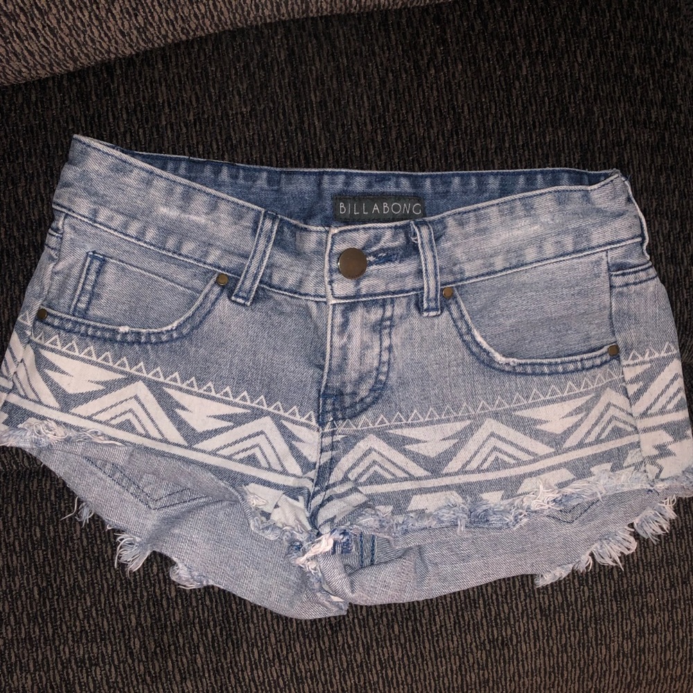 Billabong Tribal Denim Women Shorts with Frayed Edges Size 25